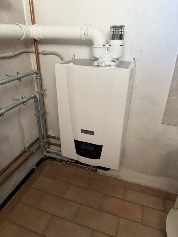 (Per INFO Fabrizio 333 7743912) - Proponiamo in vendita, a circa 1 km dal centro di Montebelluna,...