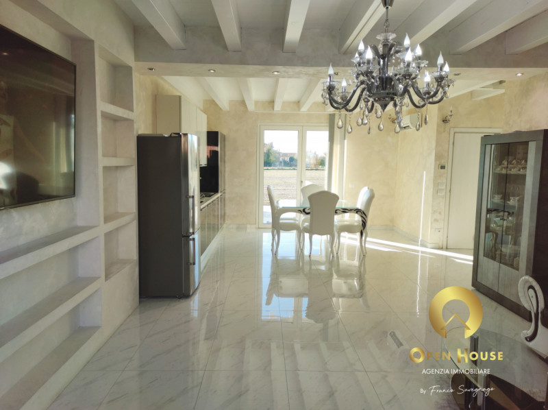 OPEN HOUSE by Franco Savegnago propone in vendita Schiera centrale in complesso residenziale di s...