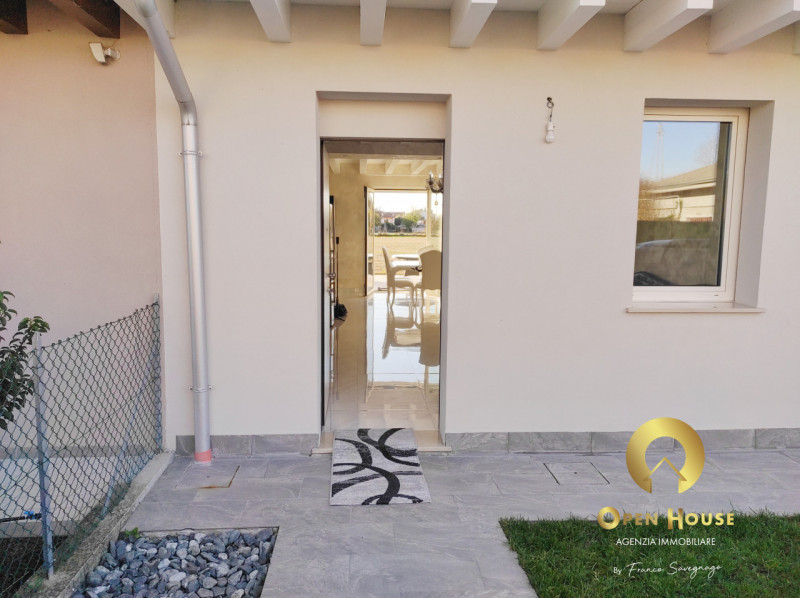 OPEN HOUSE by Franco Savegnago propone in vendita Schiera centrale in complesso residenziale di s...