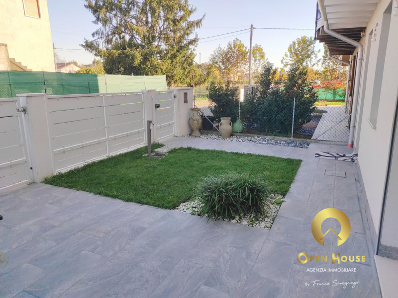 OPEN HOUSE by Franco Savegnago propone in vendita Schiera centrale in complesso residenziale di s...