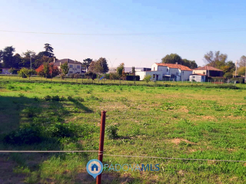 Immobile in esclusiva al Gruppo Padova MLS

In frazione San Bortolo proponiamo in vendita un'abit...