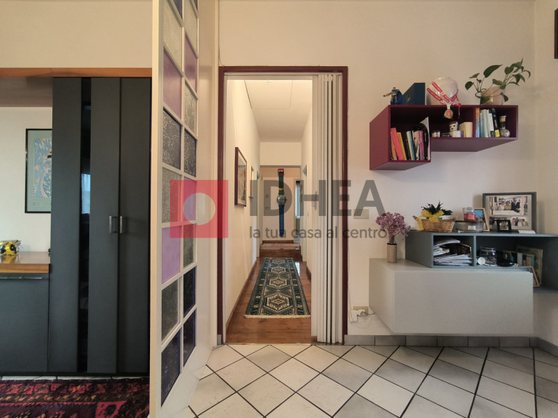 PREGANZIOL: FRESCADA

Inserito in piacevole contesto residenziale, nel cuore di Frescada, proponi...