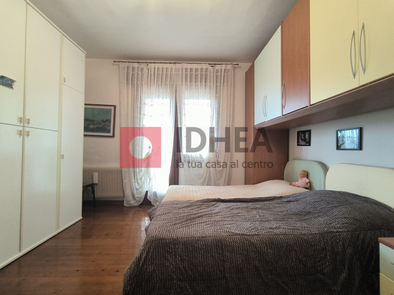 PREGANZIOL: FRESCADA

Inserito in piacevole contesto residenziale, nel cuore di Frescada, proponi...