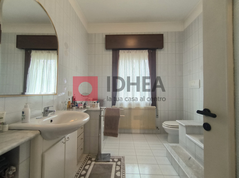 PREGANZIOL: FRESCADA

Inserito in piacevole contesto residenziale, nel cuore di Frescada, proponi...