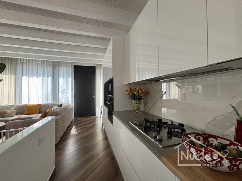 Proponiamo in vendita in località Sottomarina, splendida ed esclusiva villa unifamiliare sviluppa...