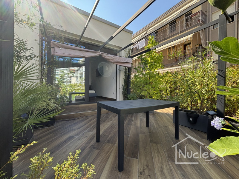 Proponiamo in vendita in località Sottomarina, splendida ed esclusiva villa unifamiliare sviluppa...