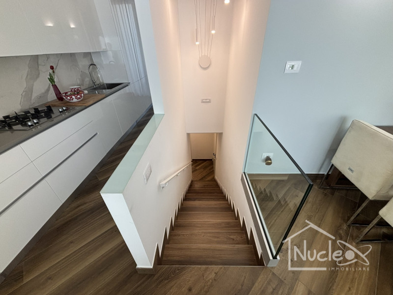 Proponiamo in vendita in località Sottomarina, splendida ed esclusiva villa unifamiliare sviluppa...