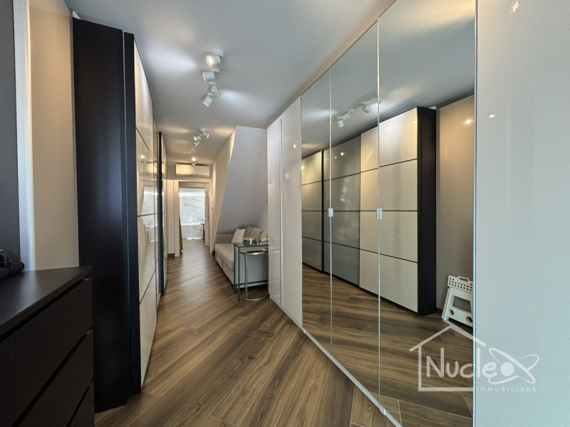 Proponiamo in vendita in località Sottomarina, splendida ed esclusiva villa unifamiliare sviluppa...