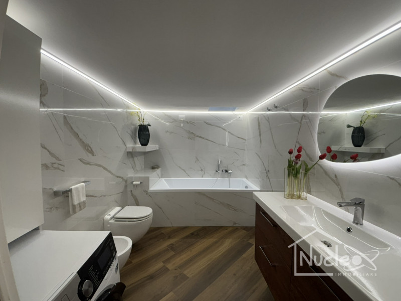 Proponiamo in vendita in località Sottomarina, splendida ed esclusiva villa unifamiliare sviluppa...