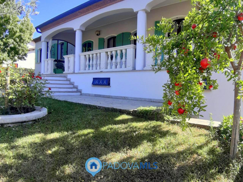 Immobile in esclusiva al Gruppo Padova MLS

Nel suggestivo Comune di Baone proponiamo in vendita ...