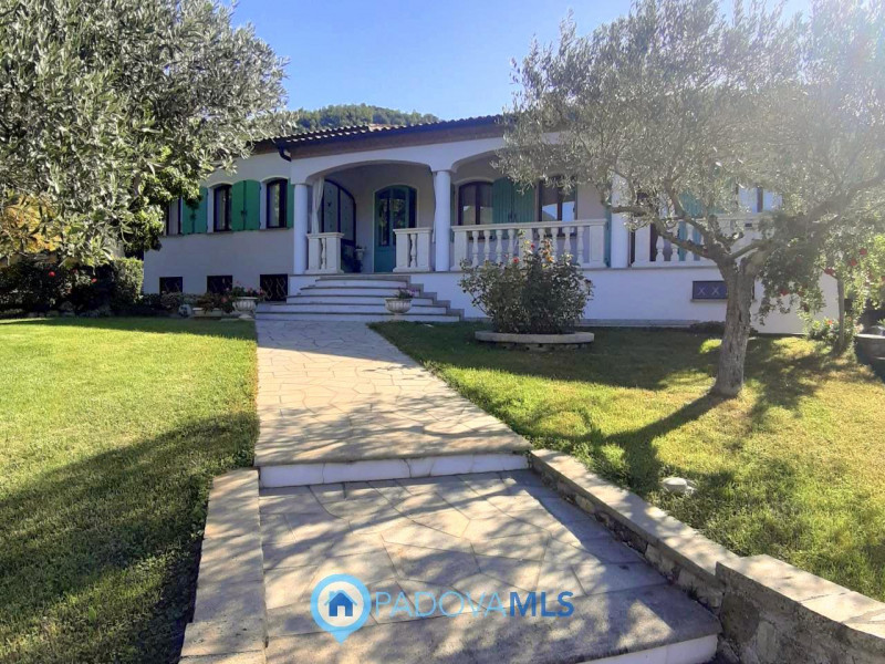 Immobile in esclusiva al Gruppo Padova MLS

Nel suggestivo Comune di Baone proponiamo in vendita ...