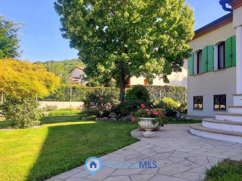 Immobile in esclusiva al Gruppo Padova MLS

Nel suggestivo Comune di Baone proponiamo in vendita ...