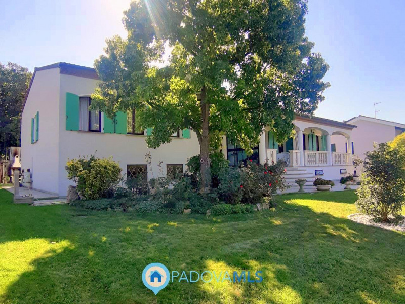 Immobile in esclusiva al Gruppo Padova MLS

Nel suggestivo Comune di Baone proponiamo in vendita ...