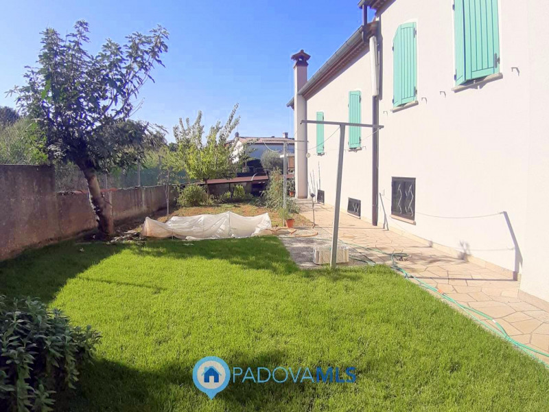 Immobile in esclusiva al Gruppo Padova MLS

Nel suggestivo Comune di Baone proponiamo in vendita ...