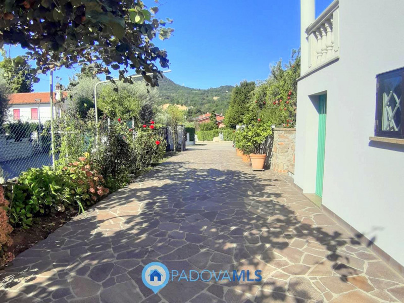 Immobile in esclusiva al Gruppo Padova MLS

Nel suggestivo Comune di Baone proponiamo in vendita ...