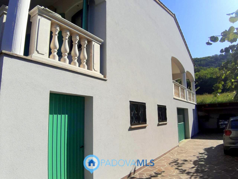 Immobile in esclusiva al Gruppo Padova MLS

Nel suggestivo Comune di Baone proponiamo in vendita ...