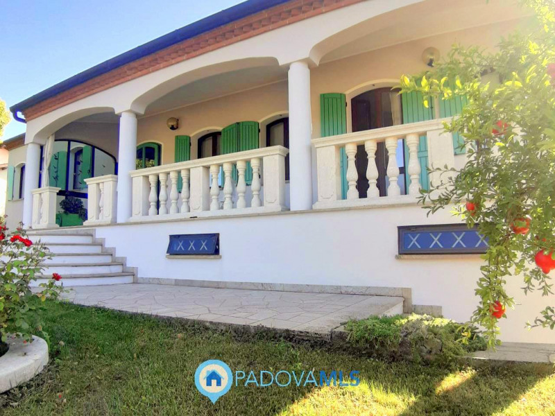 Immobile in esclusiva al Gruppo Padova MLS

Nel suggestivo Comune di Baone proponiamo in vendita ...