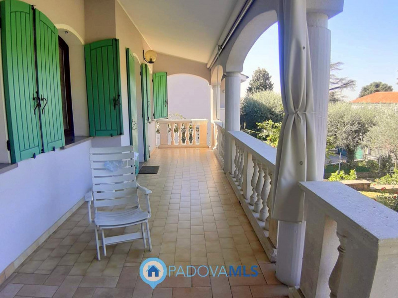 Immobile in esclusiva al Gruppo Padova MLS

Nel suggestivo Comune di Baone proponiamo in vendita ...