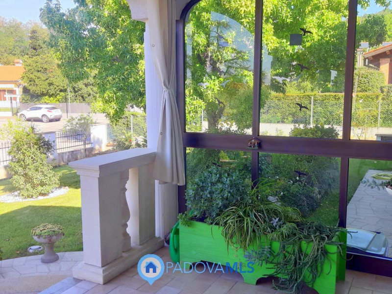 Immobile in esclusiva al Gruppo Padova MLS

Nel suggestivo Comune di Baone proponiamo in vendita ...