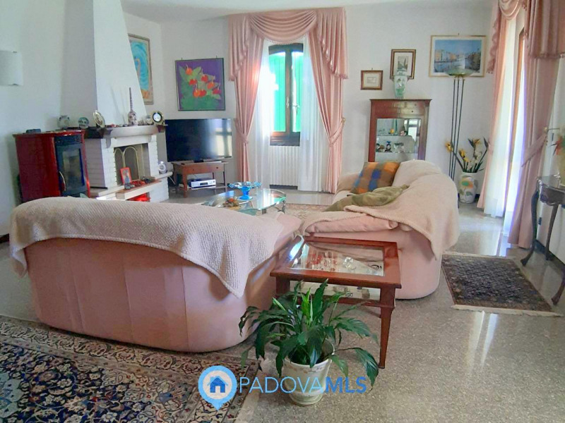 Immobile in esclusiva al Gruppo Padova MLS

Nel suggestivo Comune di Baone proponiamo in vendita ...