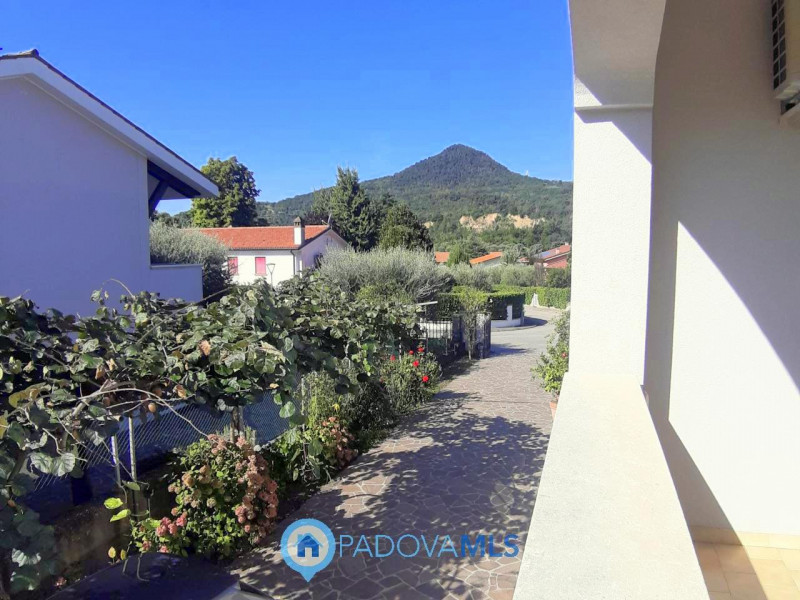 Immobile in esclusiva al Gruppo Padova MLS

Nel suggestivo Comune di Baone proponiamo in vendita ...