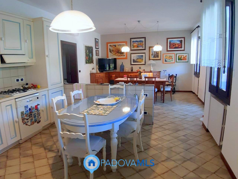 Immobile in esclusiva al Gruppo Padova MLS

Nel suggestivo Comune di Baone proponiamo in vendita ...