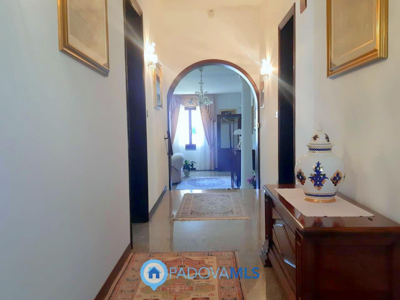 Immobile in esclusiva al Gruppo Padova MLS

Nel suggestivo Comune di Baone proponiamo in vendita ...