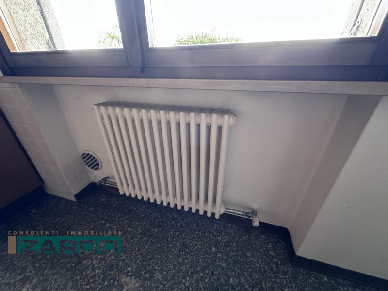 Rif. C-231 (per info 3409172184  | Nicolò )

Proponiamo in vendita una spaziosa porzione di bifam...