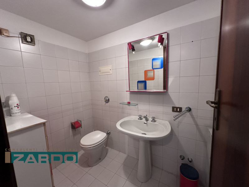 Rif. C-231 (per info 3409172184  | Nicolò )

Proponiamo in vendita una spaziosa porzione di bifam...