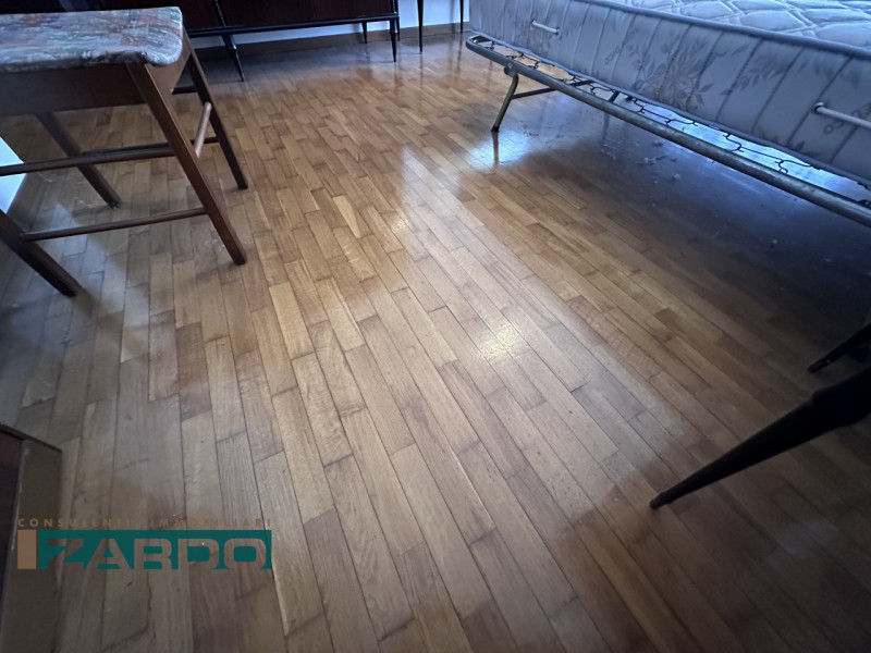 Rif. C-231 (per info 3409172184  | Nicolò )

Proponiamo in vendita una spaziosa porzione di bifam...