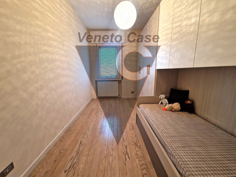 A Saonara proponiamo in affitto porzione di bifamiliare al primo piano, recentemente ristrutturat...