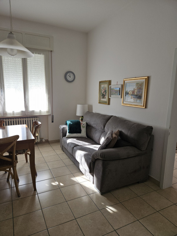 Scopri questa splendida mezza bifamiliare in vendita, situata nel cuore di Casale di Scodosia con...