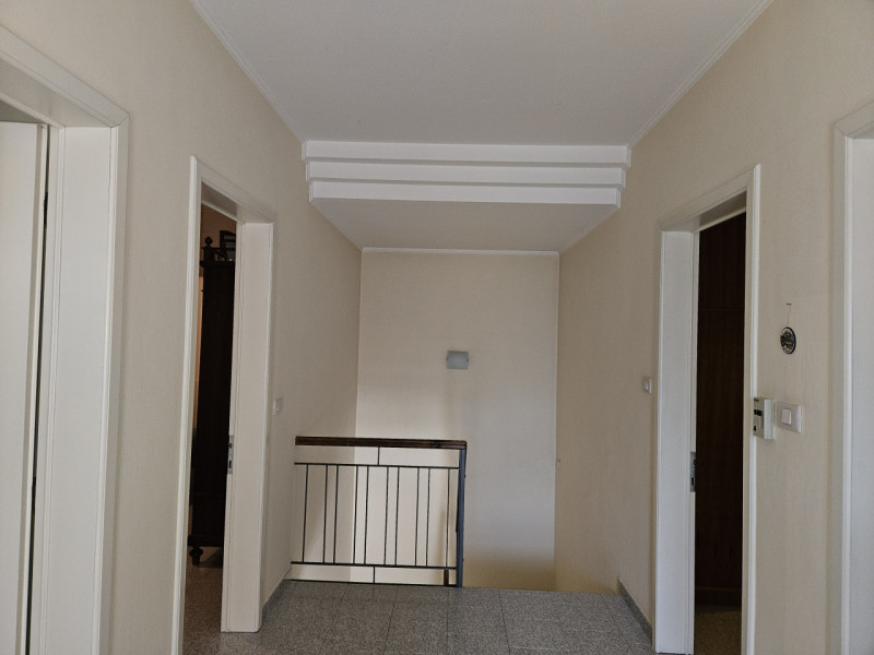 Scopri questa splendida mezza bifamiliare in vendita, situata nel cuore di Casale di Scodosia con...