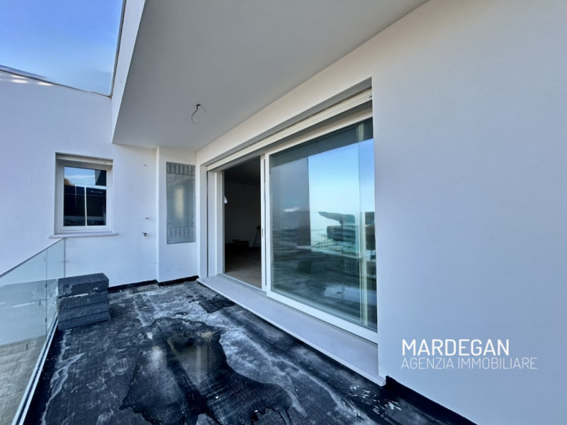 Scopri questo appartamento piano primo di nuova costruzione situato in un piccolo contesto reside...