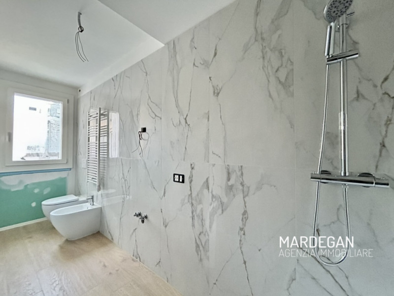 Scopri questo appartamento piano primo di nuova costruzione situato in un piccolo contesto reside...