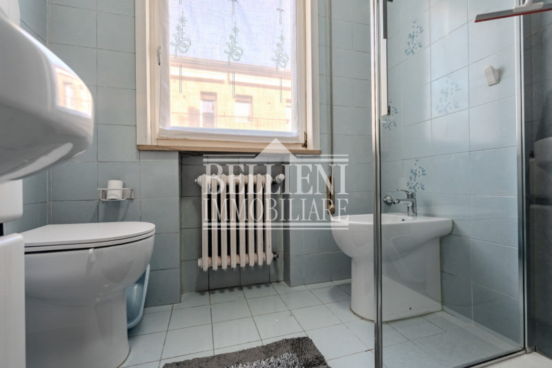 ZONA PISCINE - In una tranquilla zona residenziale, proponiamo in vendita una porzione di bifamil...