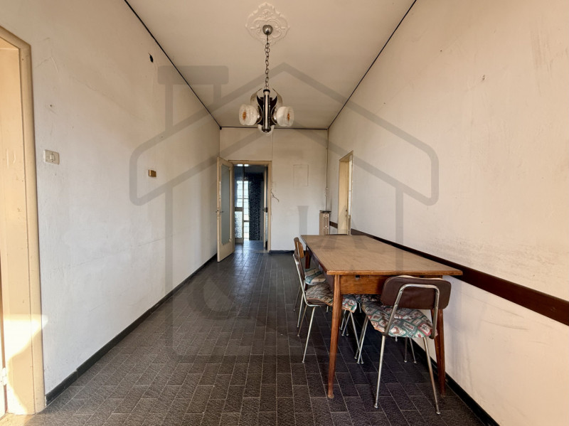 ABANO TERME - In una delle zone residenziali più tranquille e verdi di Abano Terme, nella frazion...