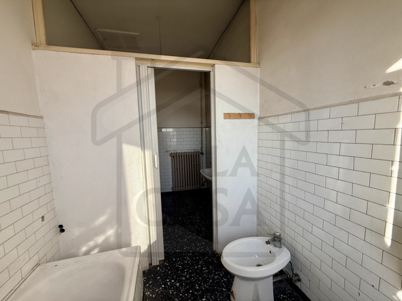 ABANO TERME - In una delle zone residenziali più tranquille e verdi di Abano Terme, nella frazion...