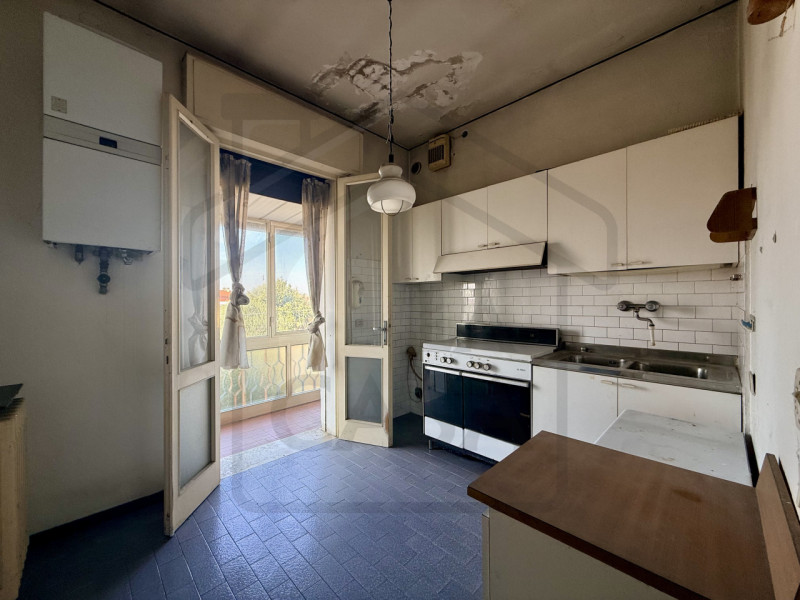 ABANO TERME - In una delle zone residenziali più tranquille e verdi di Abano Terme, nella frazion...