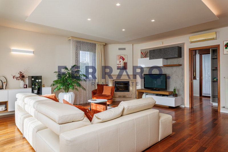 Treviso, Monigo. Codice IV9.

Proponiamo in vendita schiera di testa, ideale per chi desidera viv...