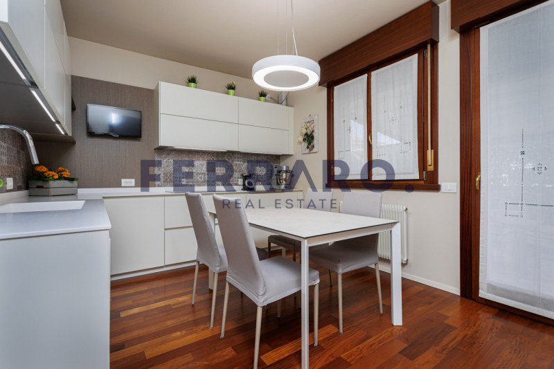 Treviso, Monigo. Codice IV9.

Proponiamo in vendita schiera di testa, ideale per chi desidera viv...