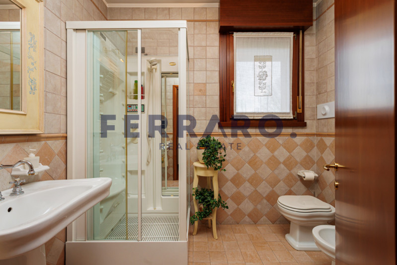 Treviso, Monigo. Codice IV9.

Proponiamo in vendita schiera di testa, ideale per chi desidera viv...