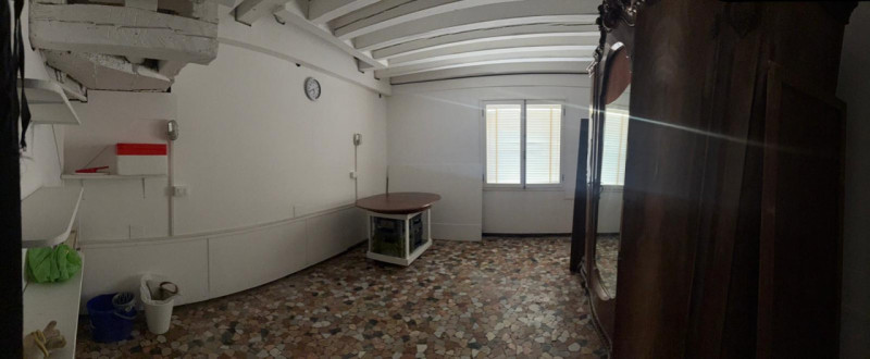 Affittasi appartamento in porta sola, composto da: cucina, soggiorno, due camere, un bagno, più l...