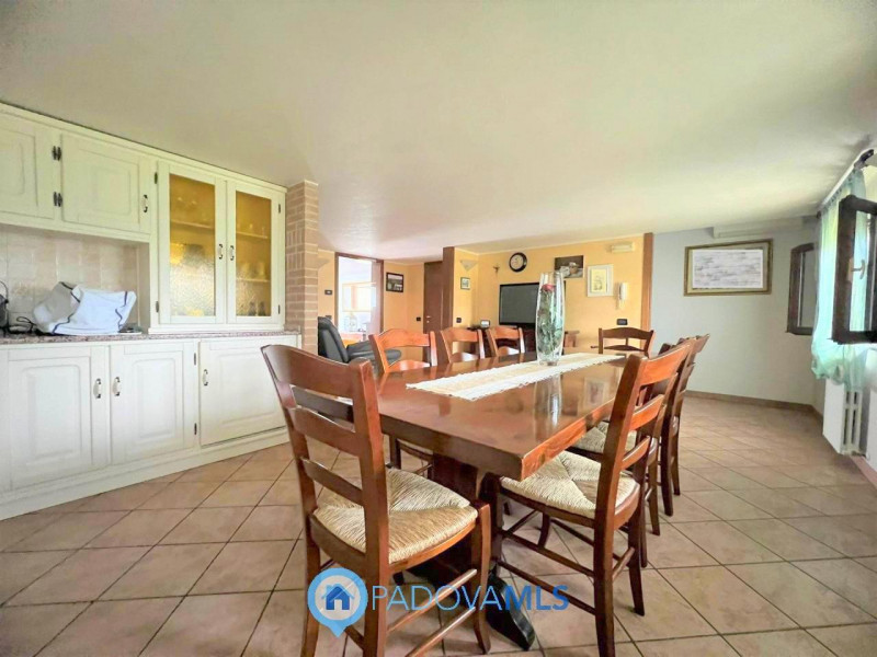 Immobile in esclusiva al Gruppo Padova MLS.

Se cerchi la tranquillità di una casa singola con un...