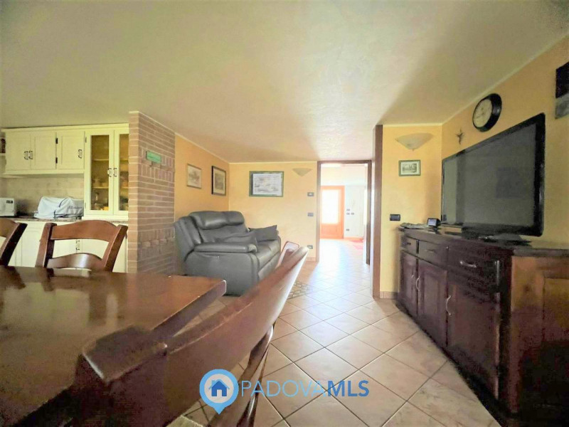 Immobile in esclusiva al Gruppo Padova MLS.

Se cerchi la tranquillità di una casa singola con un...