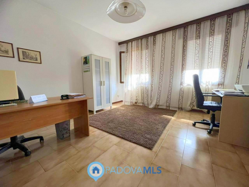 Immobile in esclusiva al Gruppo Padova MLS.

Se cerchi la tranquillità di una casa singola con un...