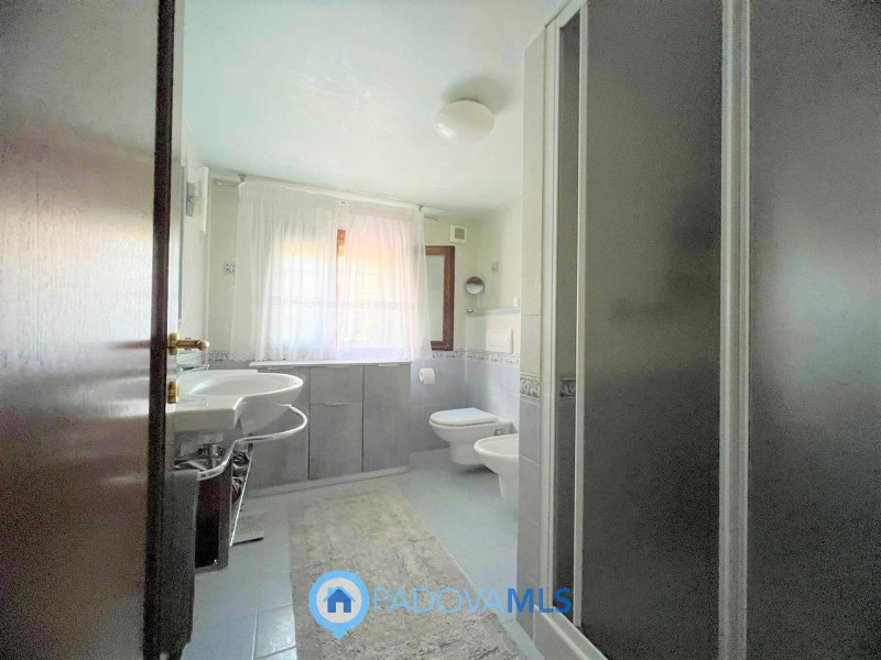 Immobile in esclusiva al Gruppo Padova MLS.

Se cerchi la tranquillità di una casa singola con un...