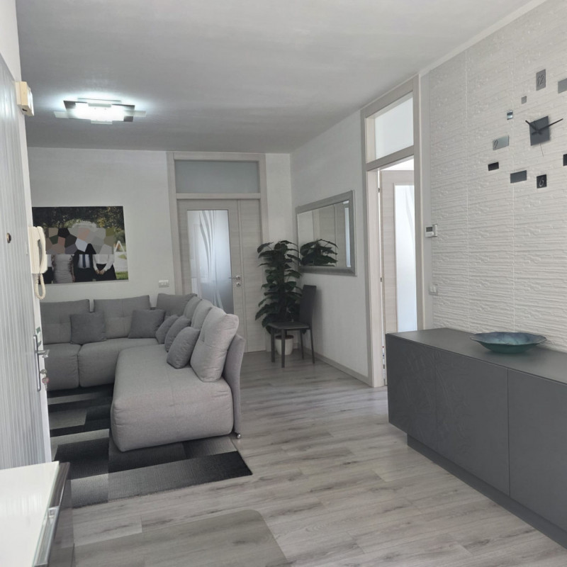 Sarego: in piccolo contesto di solo 6 unità vendesi ampio e luminoso appartamento recentemente ri...