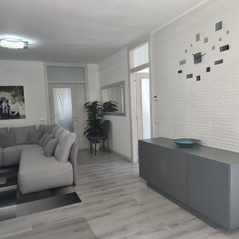 Sarego: in piccolo contesto di solo 6 unità vendesi ampio e luminoso appartamento recentemente ri...