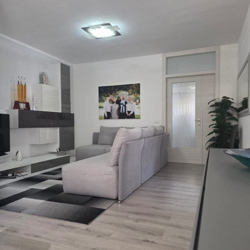 Sarego: in piccolo contesto di solo 6 unità vendesi ampio e luminoso appartamento recentemente ri...